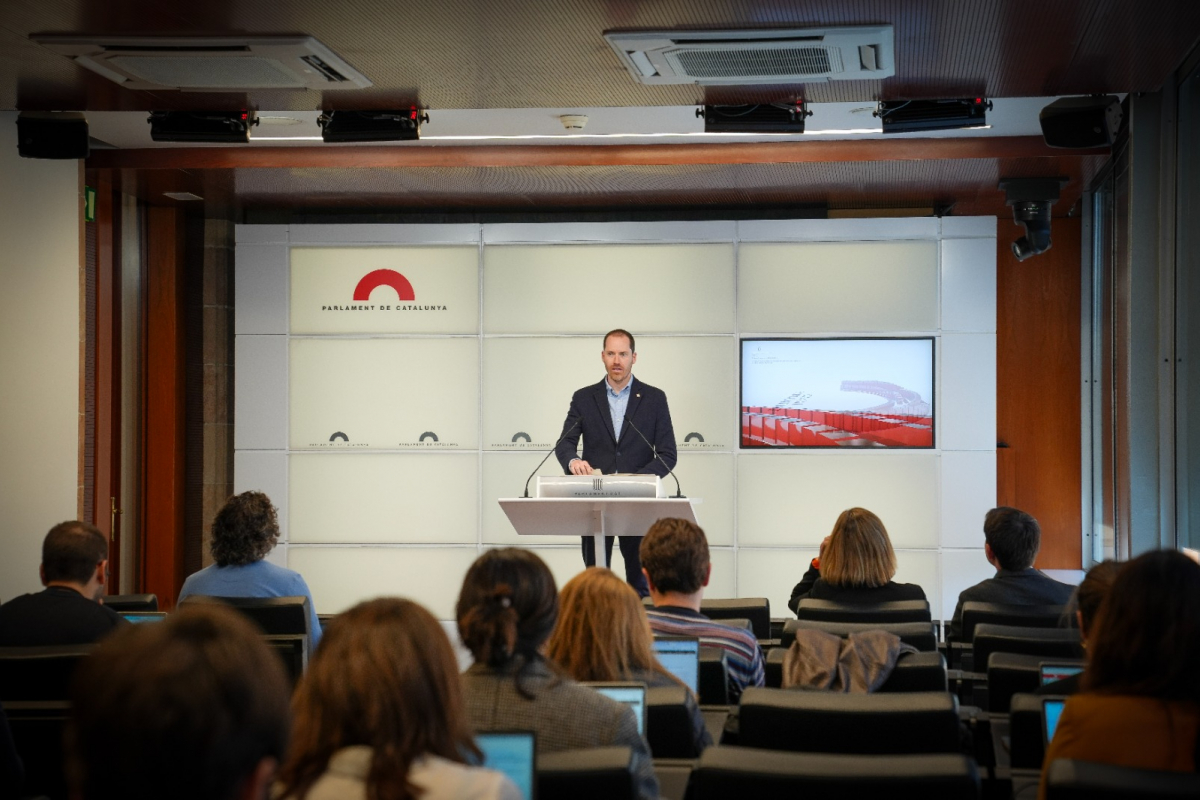 Juan Fernández: “La mejor forma de proteger el catalán es aplicar la sentencia del TSJC”